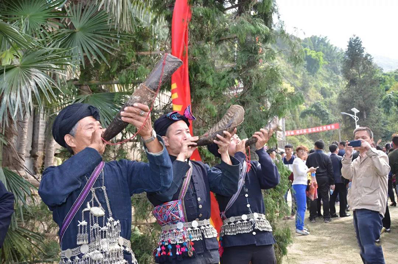 云南紅河民族服飾多彩多樣美如蒼穹彩虹，哈尼族七個支系就能美醉你的眼睛